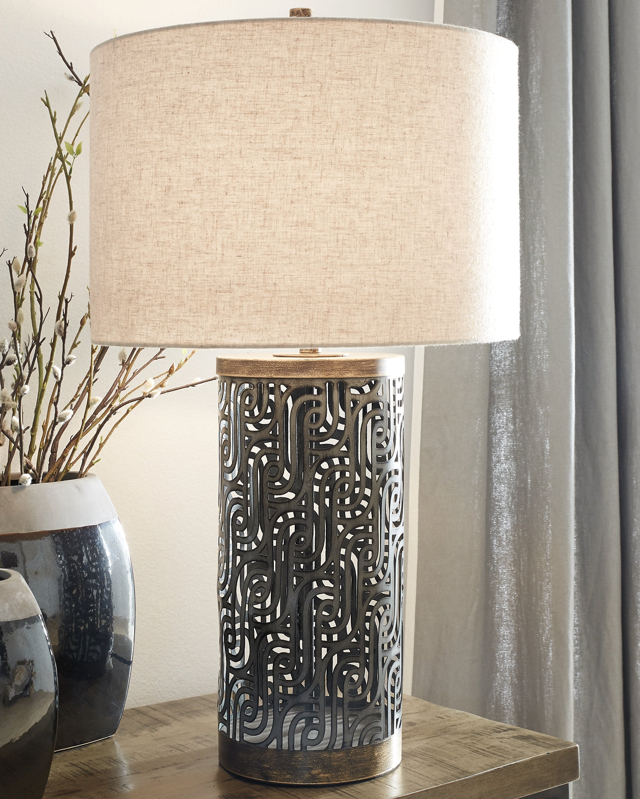 Ashley Express - Dayo Metal Table Lamp (1/CN)